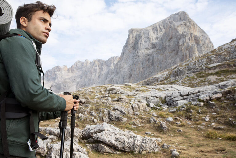 Descubre los Beneficios de Utilizar Bastones de Trekking